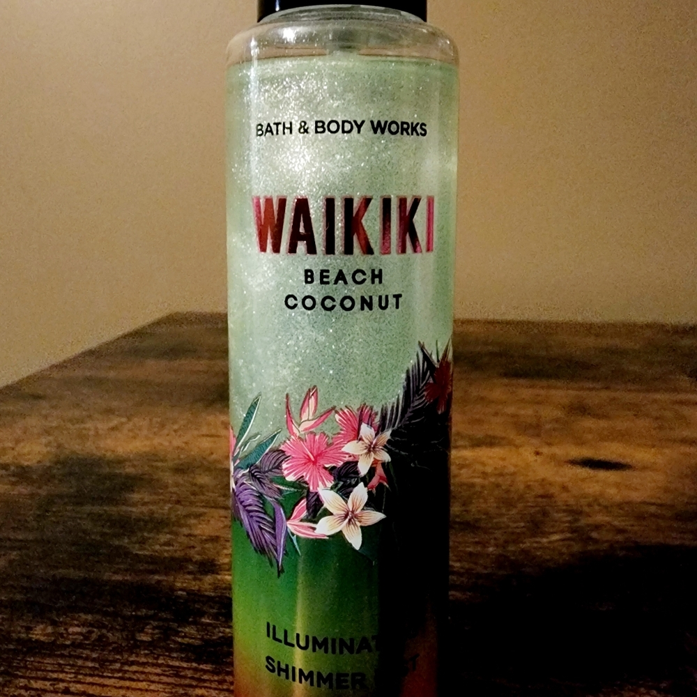 Waikiki Beach Coconut Illuminating Shimmer Mist 4.9